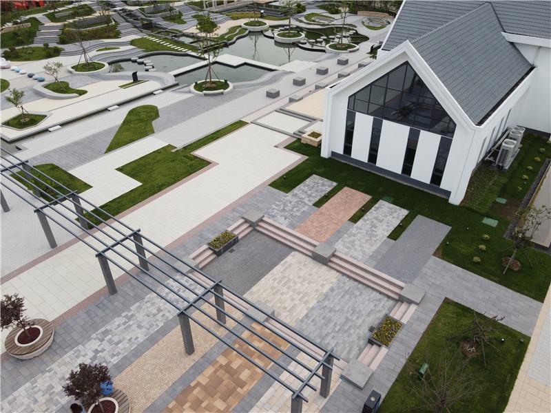 广场砖厂家中晶泉工实现智能环保、多元生态保护